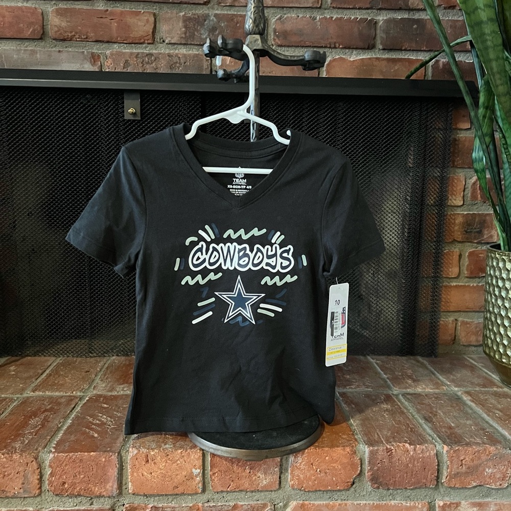 NFL girls xs 4/5 Dallas Cowboys v neck